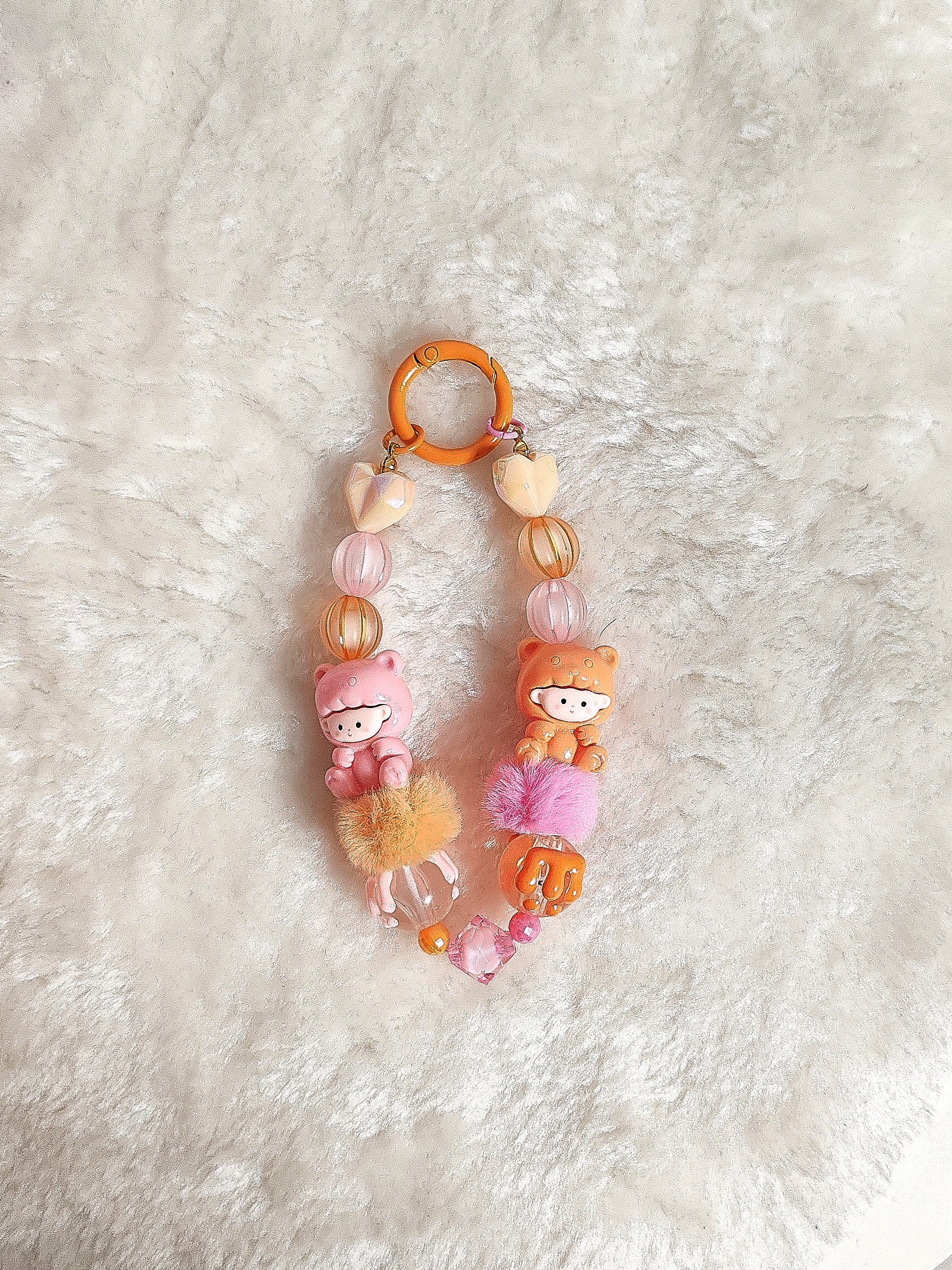 Peachy Bear Charm – Handgefertigter Taschen- & Schlüsselanhänger