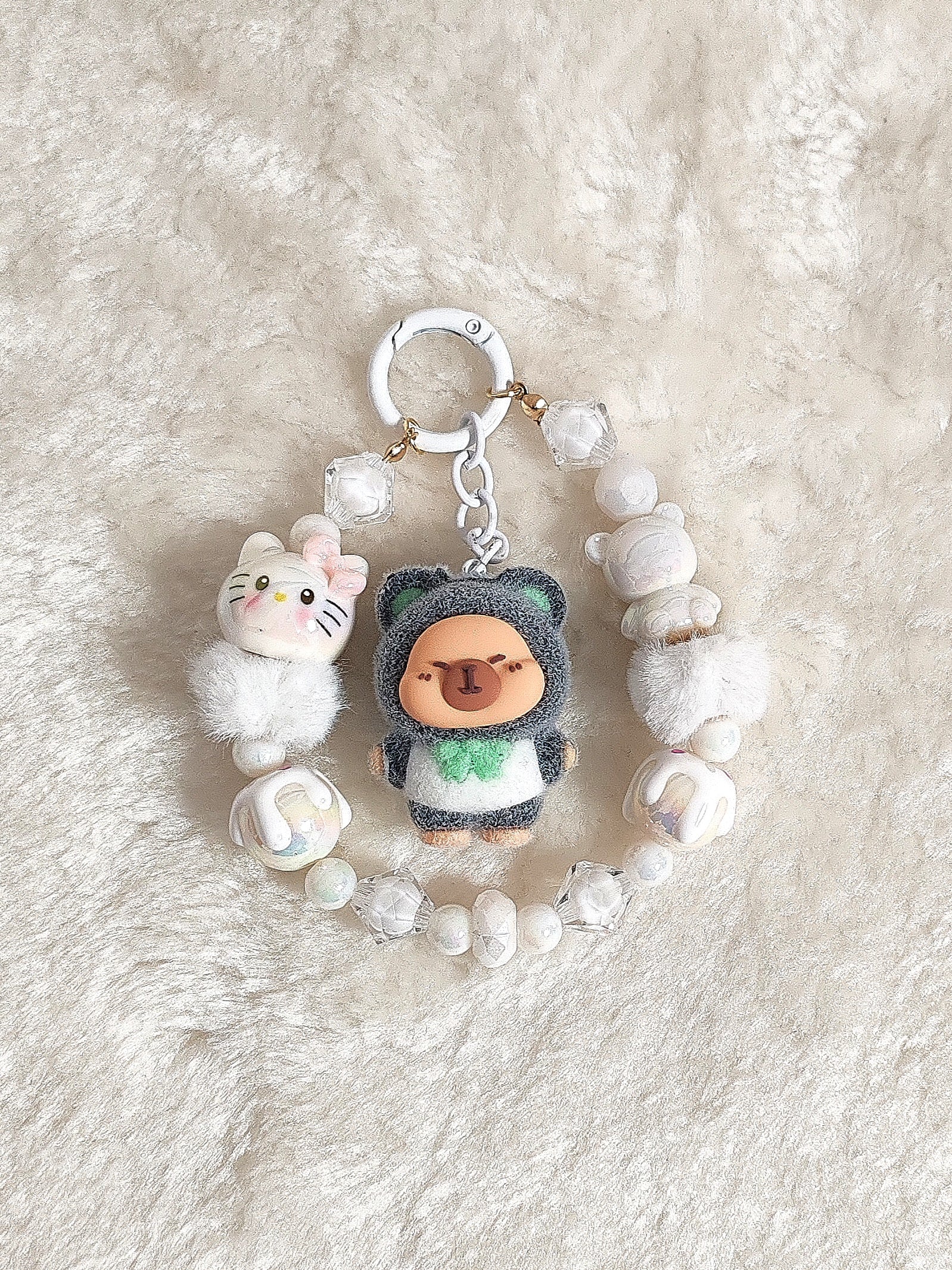 Cozy Capybara Charm – Handgefertigter Taschen- & Schlüsselanhänger
