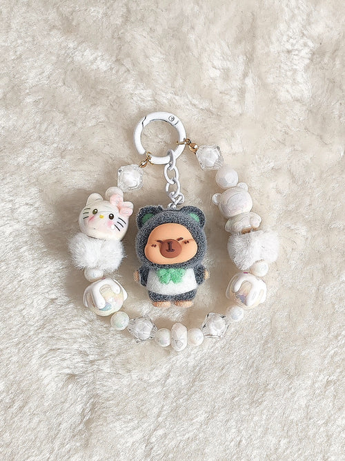 Cozy Capybara Charm – Handgefertigter Taschen- & Schlüsselanhänger