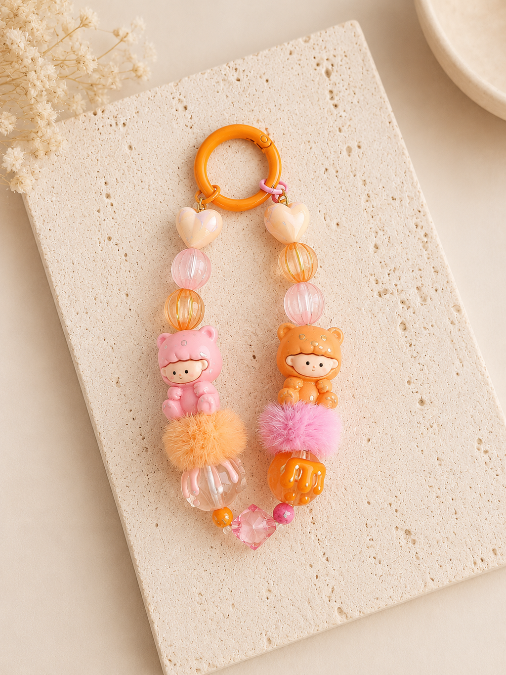 Peachy Bear Charm – Handgefertigter Taschen- & Schlüsselanhänger