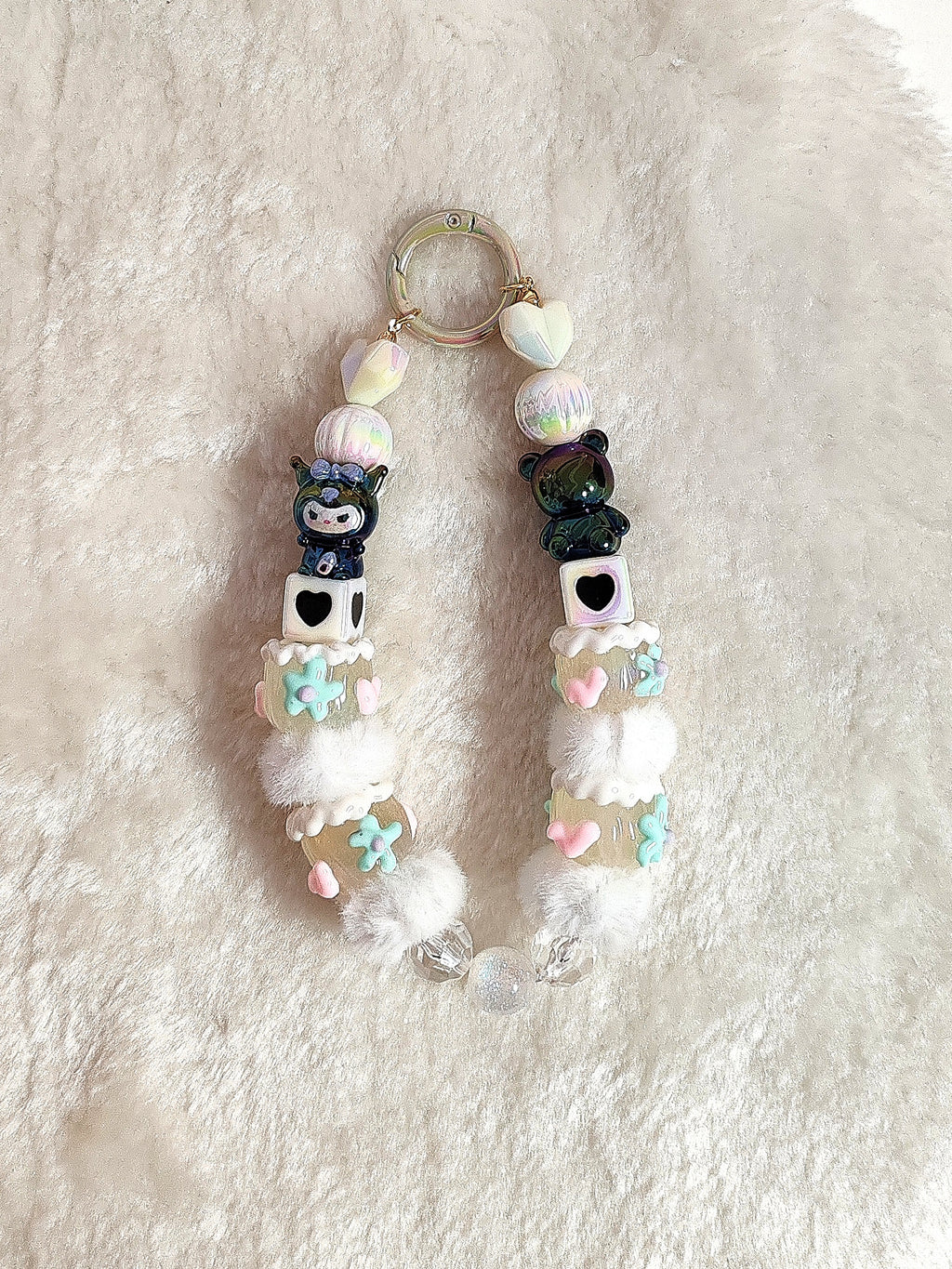 Pastel Goth Charm – Handgefertigter Taschen- & Schlüsselanhänger
