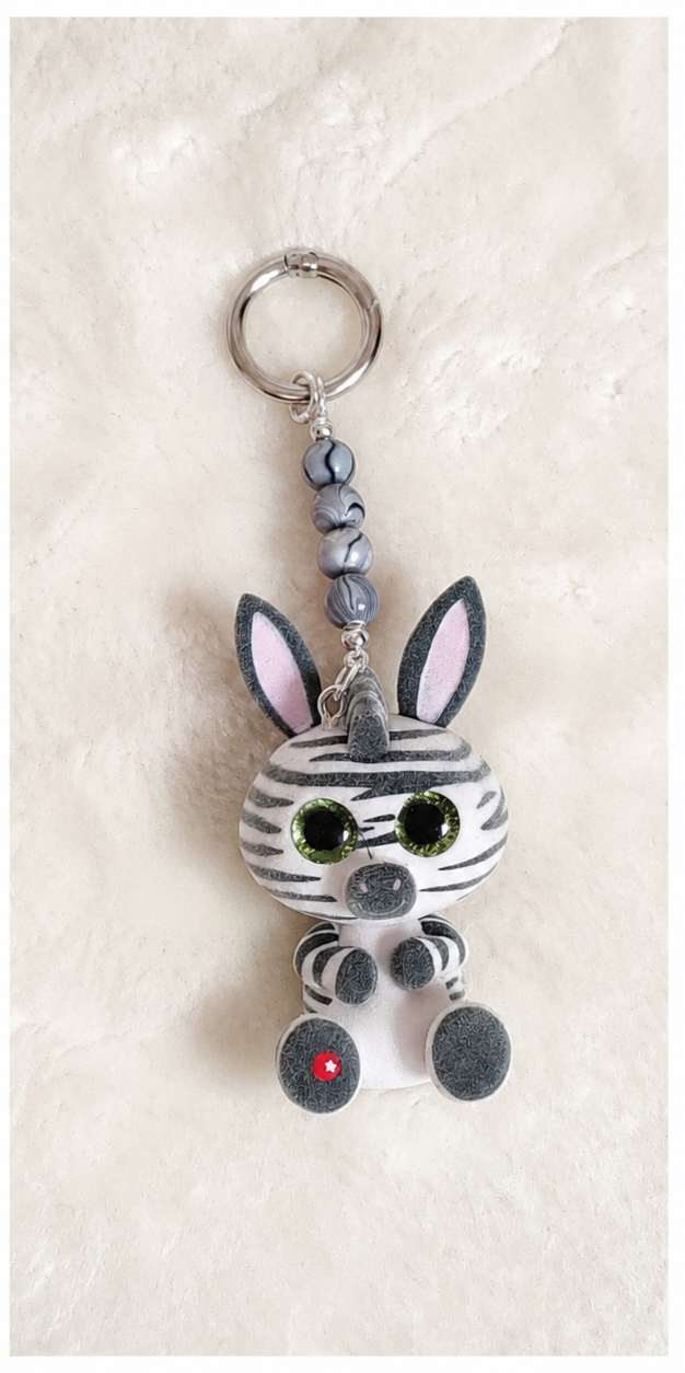 Zebra Charm Anhänger – Handmade